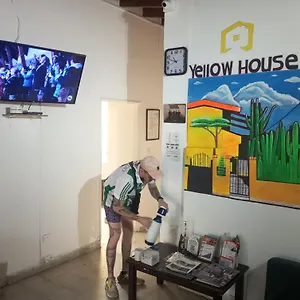Yellow House Хостел