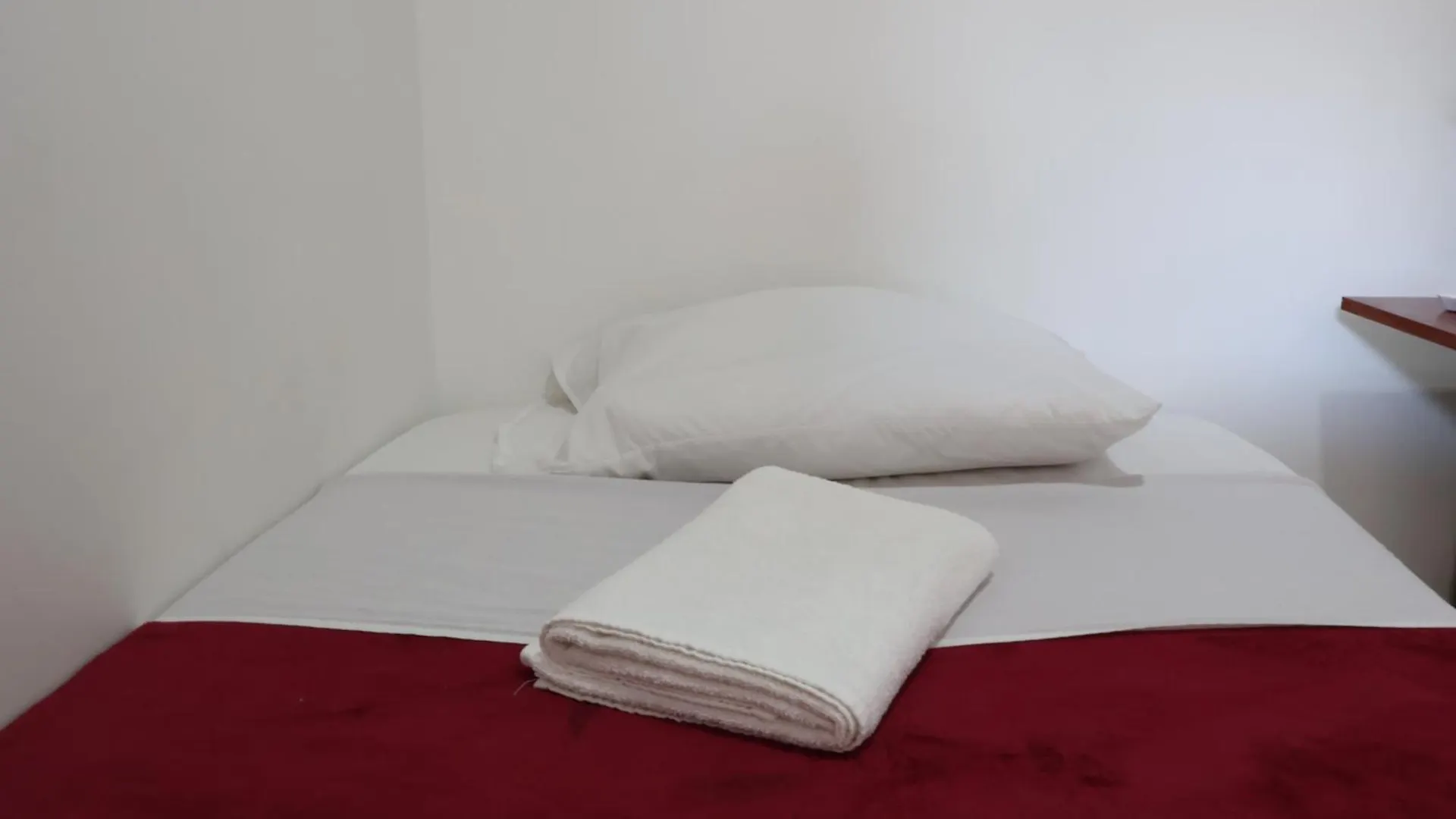 Homestay Living Poblado Manila 301 F Habitacion Individual Medellin Colombia