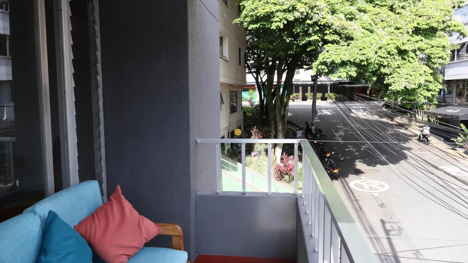 Living Poblado Manila 301 F Habitacion Individual Medellin Homestay