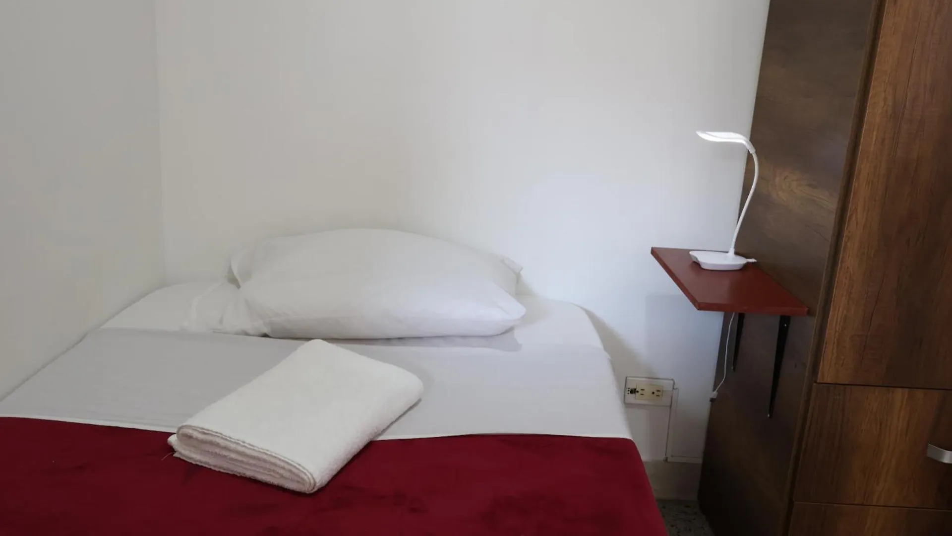 Homestay Living Poblado Manila 301 F Habitacion Individual Medellin