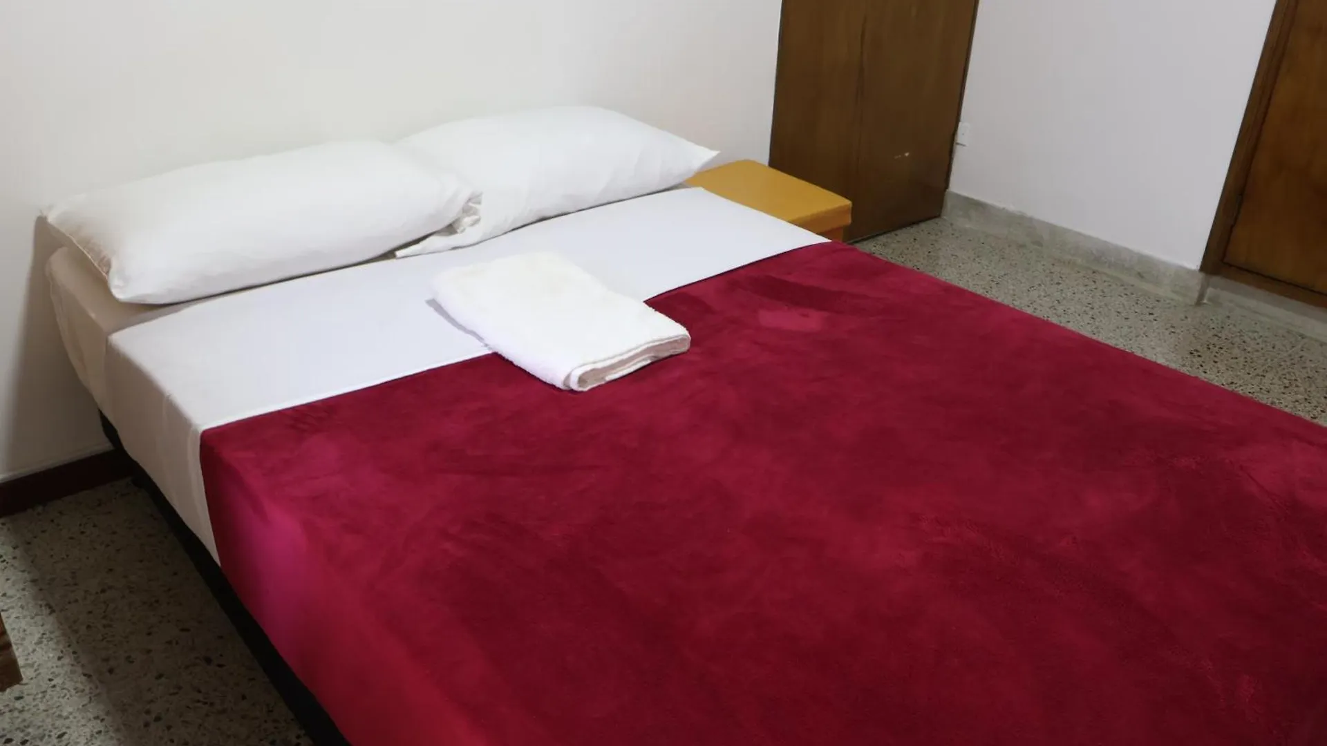 Living Poblado Manila 301 F Habitacion Individual Medellin Homestay