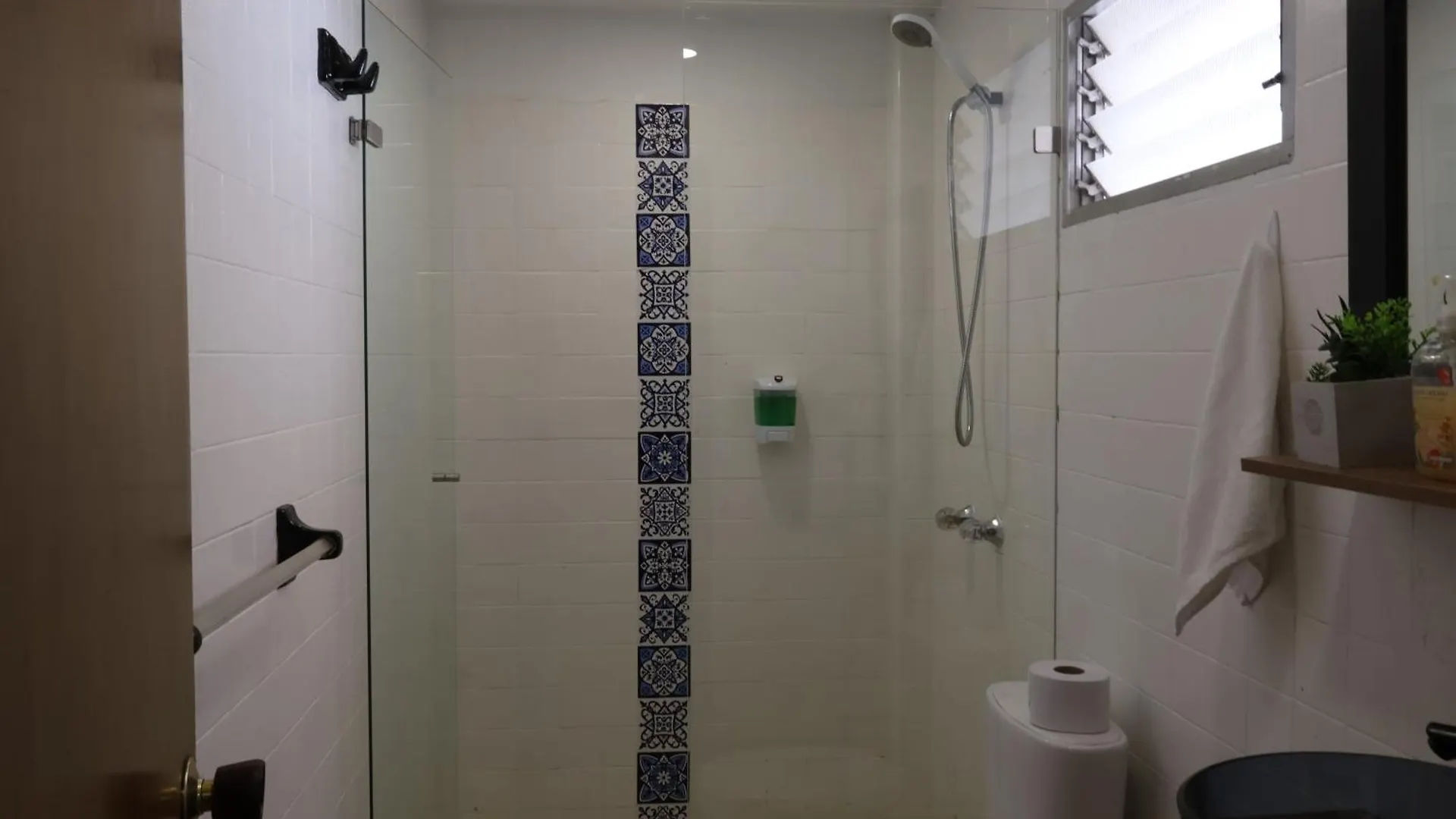 Living Poblado Manila 301 F Habitacion Individual Medellin Homestay